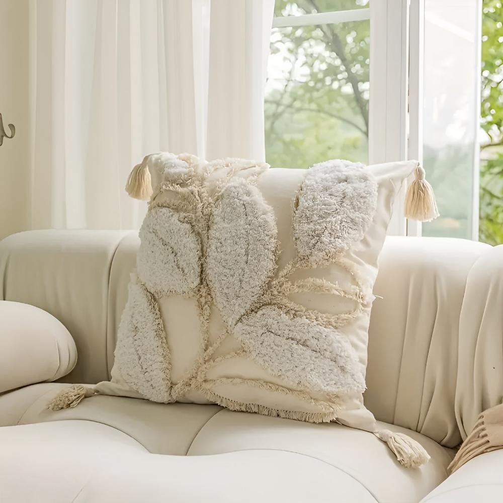Housse de coussin feuille moelleuse à pompons