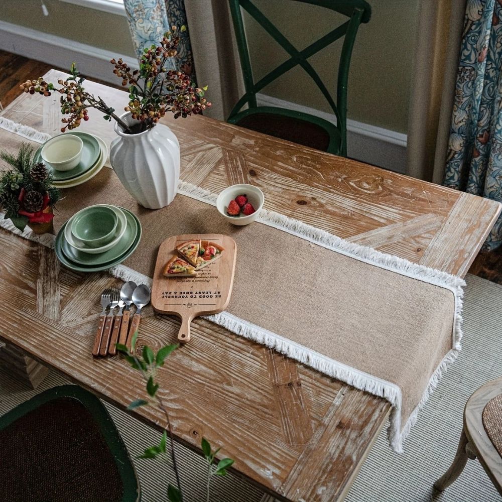 Chemin de table boho en toile de jute