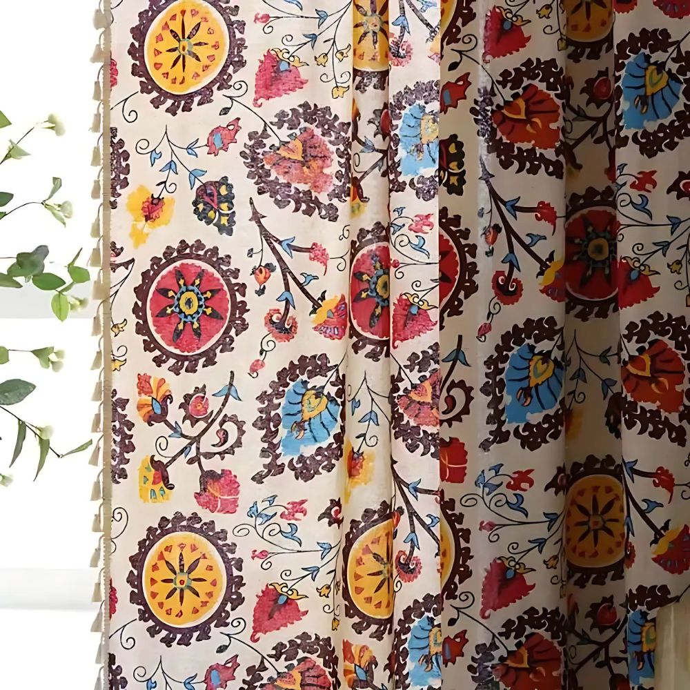 Rideau boho à pompons roue chromatique