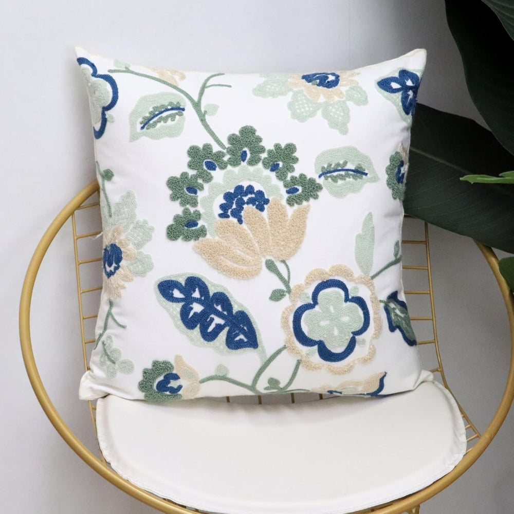 Housse de coussin touffetée fleurie Denza