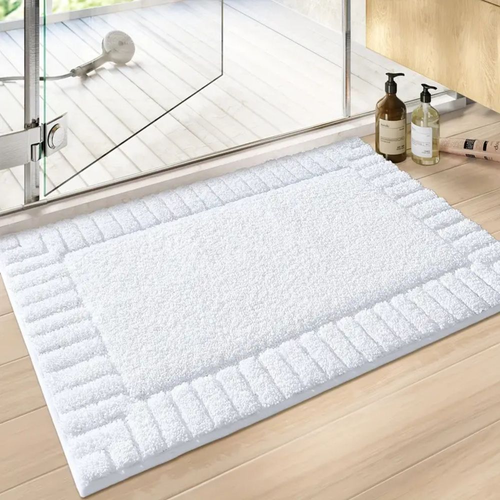 Tapis de bain minimaliste à rayures
