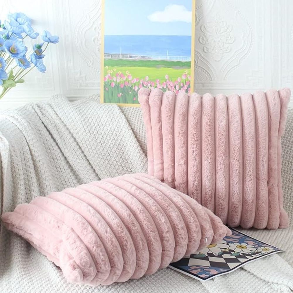 Housse de coussin en fausse fourrure Nouvia