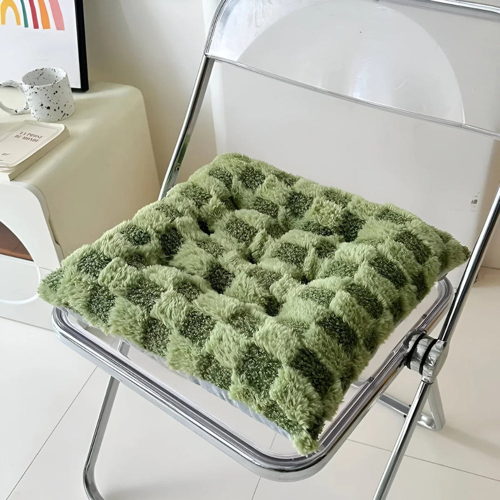 Galette de chaise damier en fausse fourrure