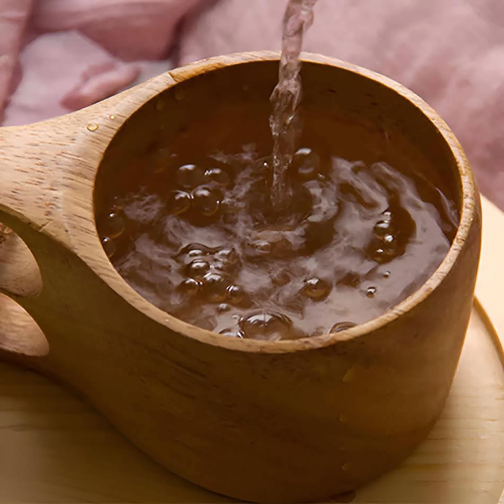 Collection de mugs artisanaux en hévéa