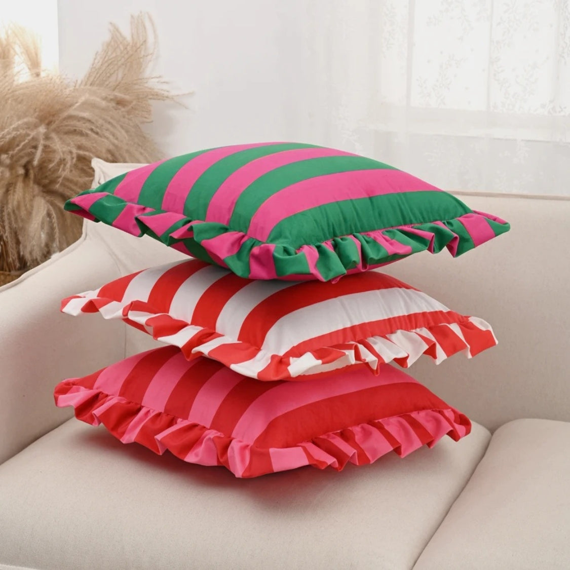 Housse de coussin rétro rayée à volants