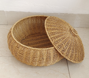 Panier en rotin tressé à couvercle dôme