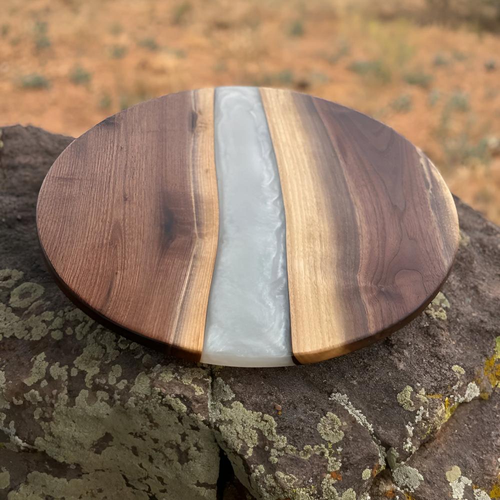 Planche à découper ronde en bois et résine