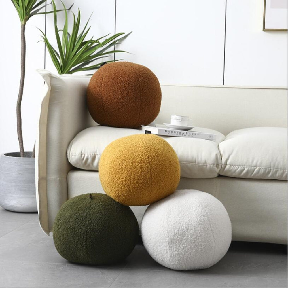Coussin bouclette en forme de boule – Marron