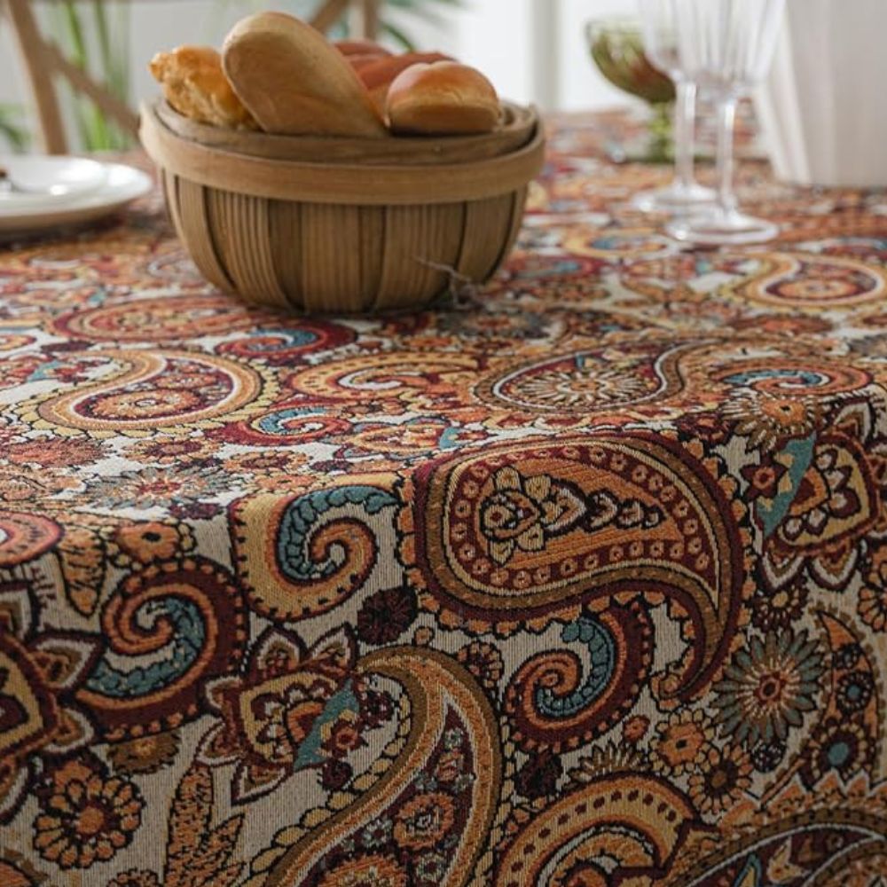 Nappe à pompons Amber Paisley