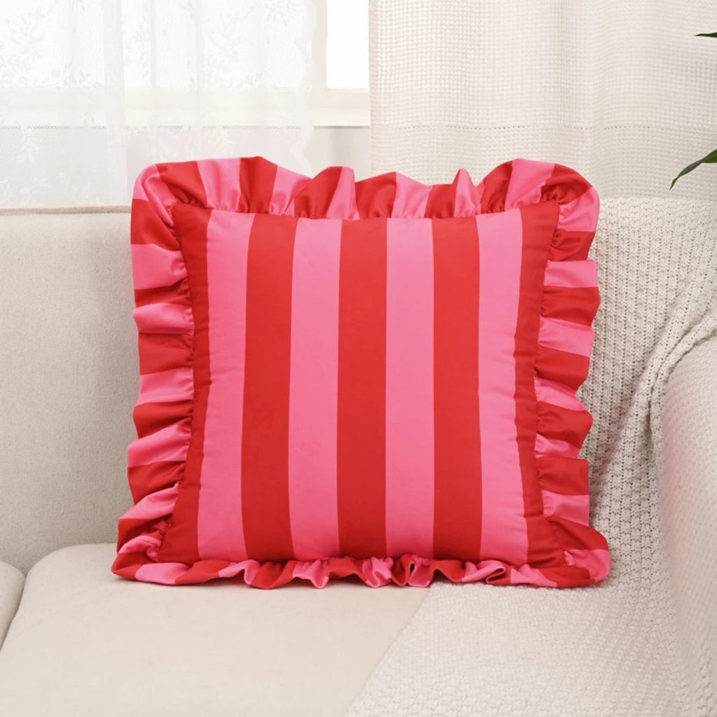 Housse de coussin rétro rayée à volants