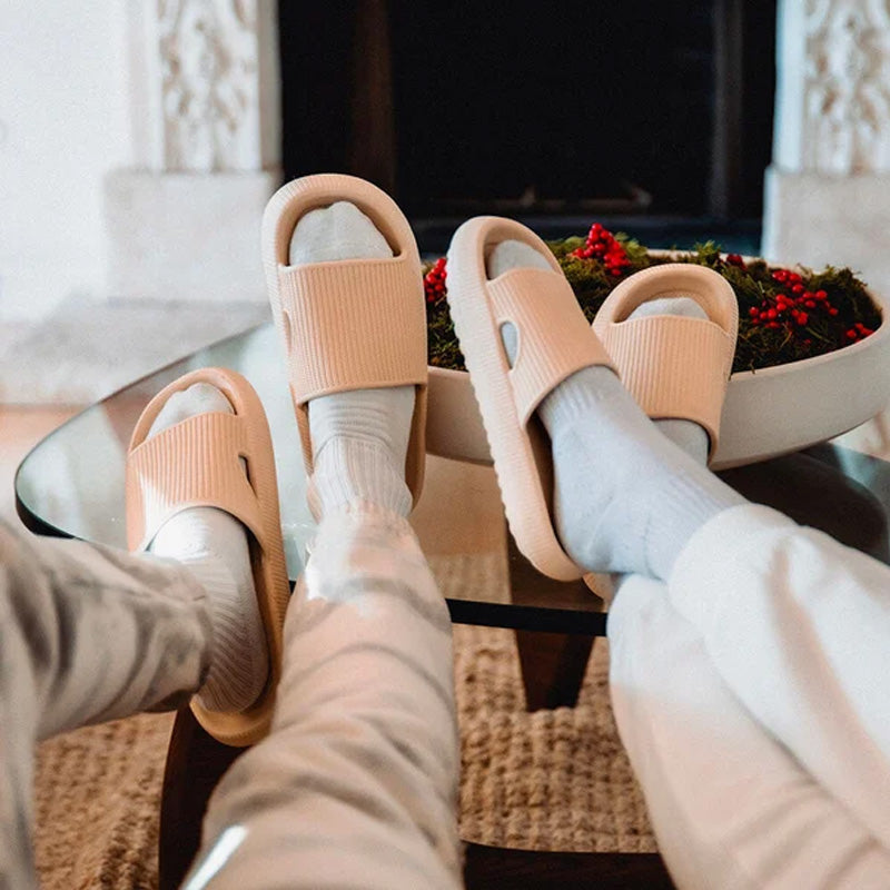 Chaussons Antidérapants Unisexes à Semelle Épaisse