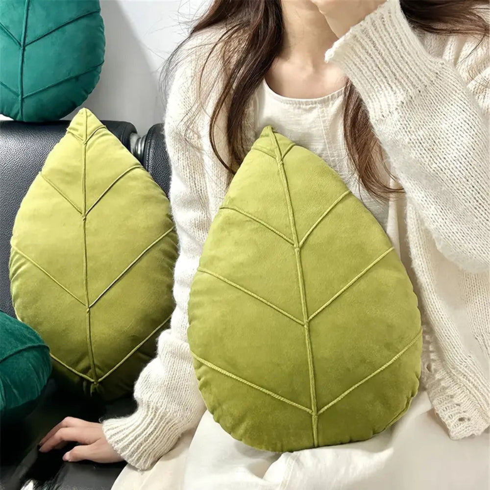 Coussin en forme de feuille Verdant Flourish