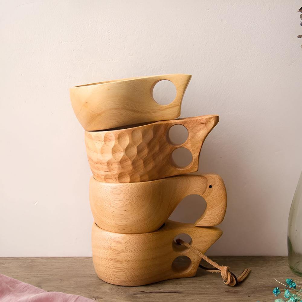 Collection de mugs artisanaux en hévéa