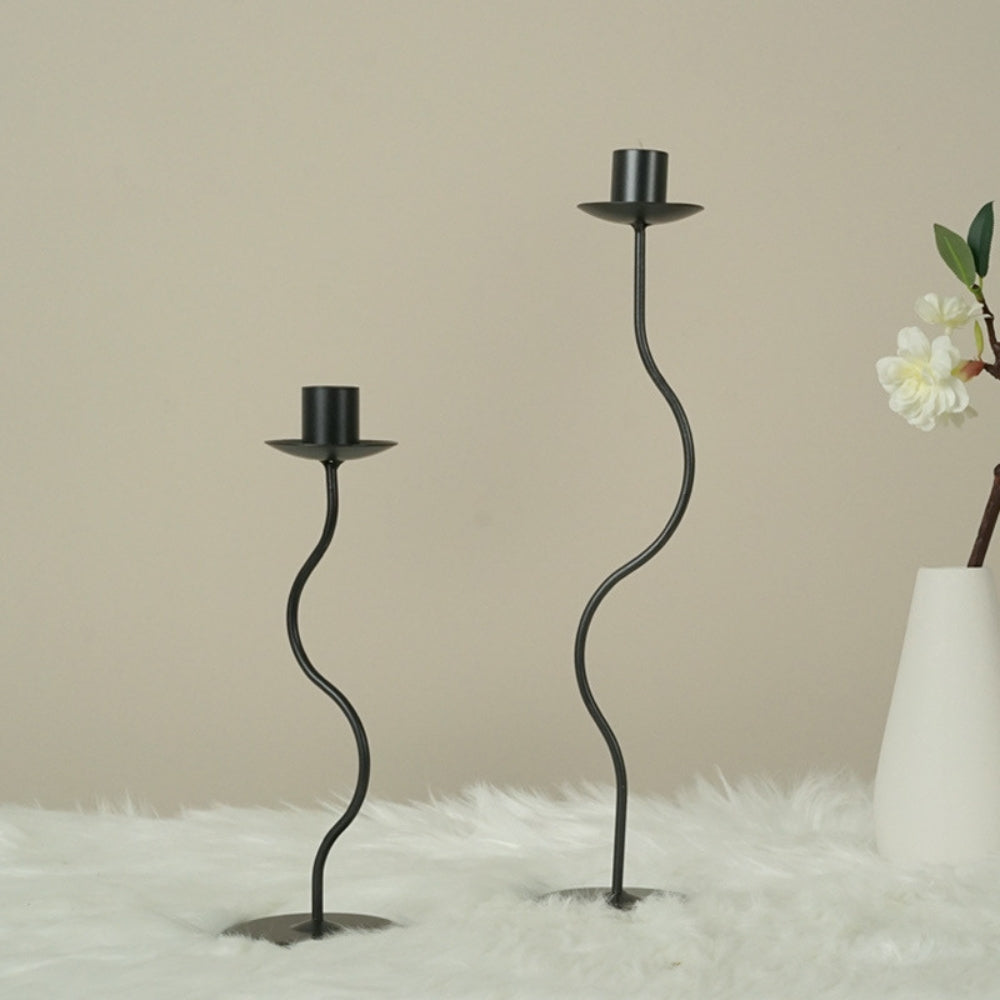 Bougeoir sculptural en fer ondulé