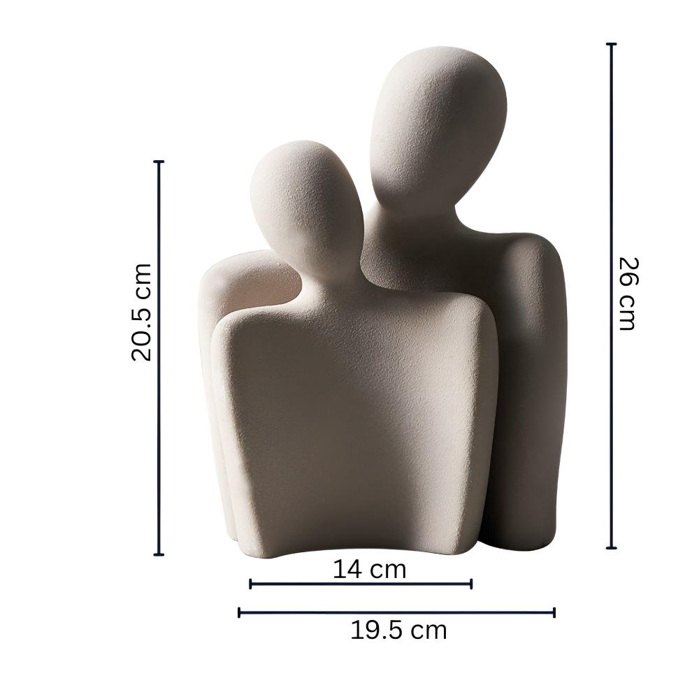 Sculpture en céramique couple enlacé