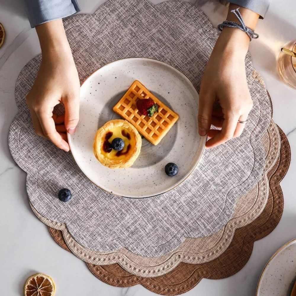 Set de table imperméable festonné