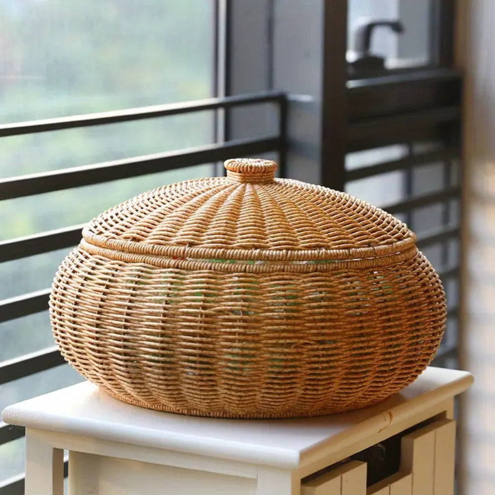 Panier en rotin tressé à couvercle dôme