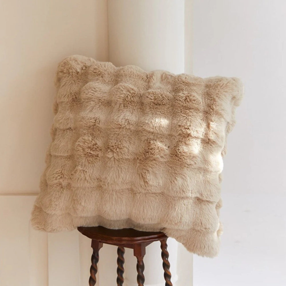 Housse de coussin en fausse fourrure de lapin – Expresso