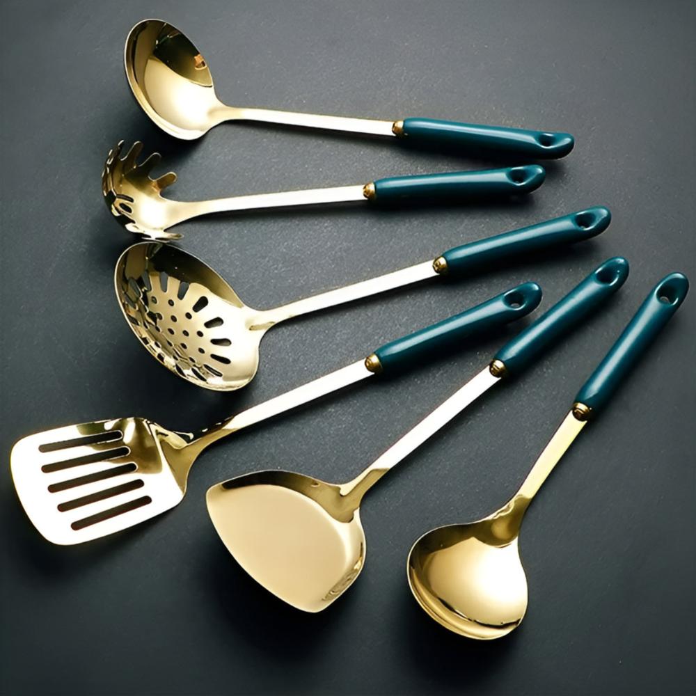 Set d'ustensiles dorés en inox