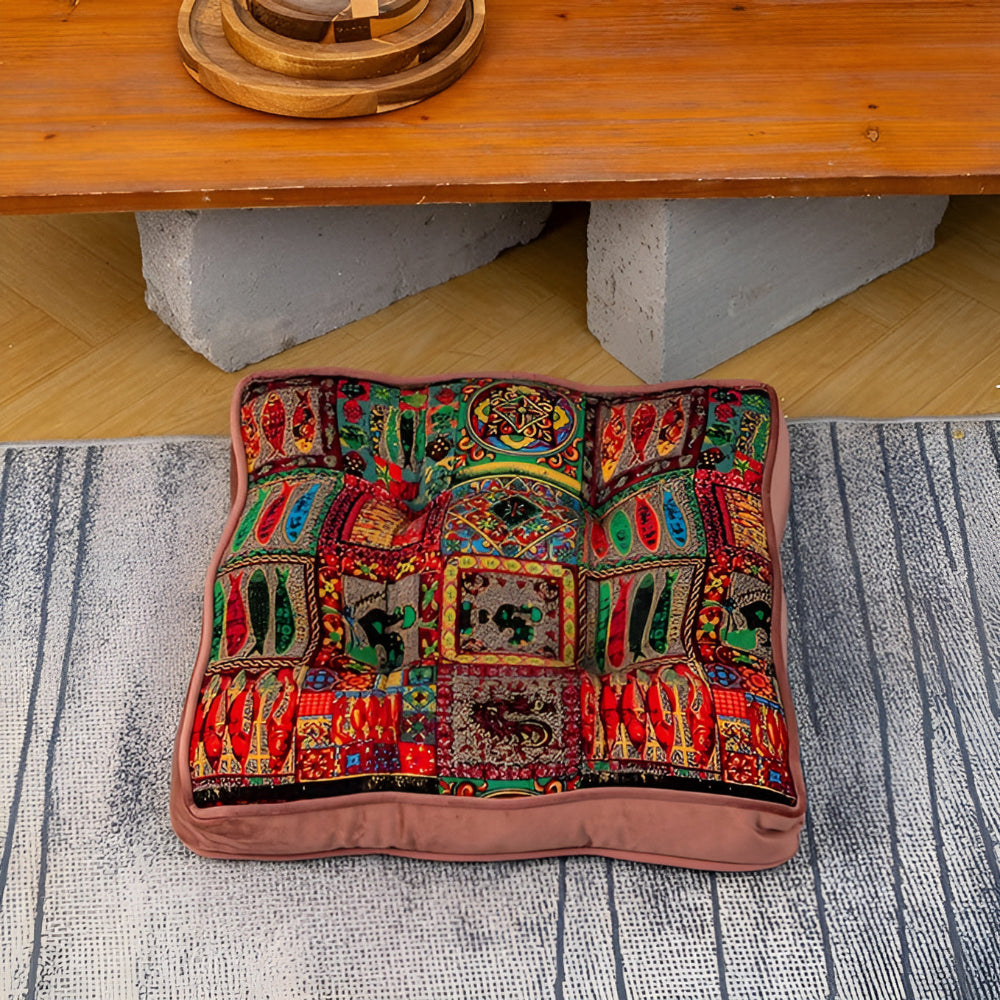 Coussin à liens d'inspiration marocaine