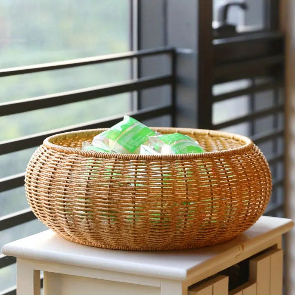 Panier en rotin tressé à couvercle dôme
