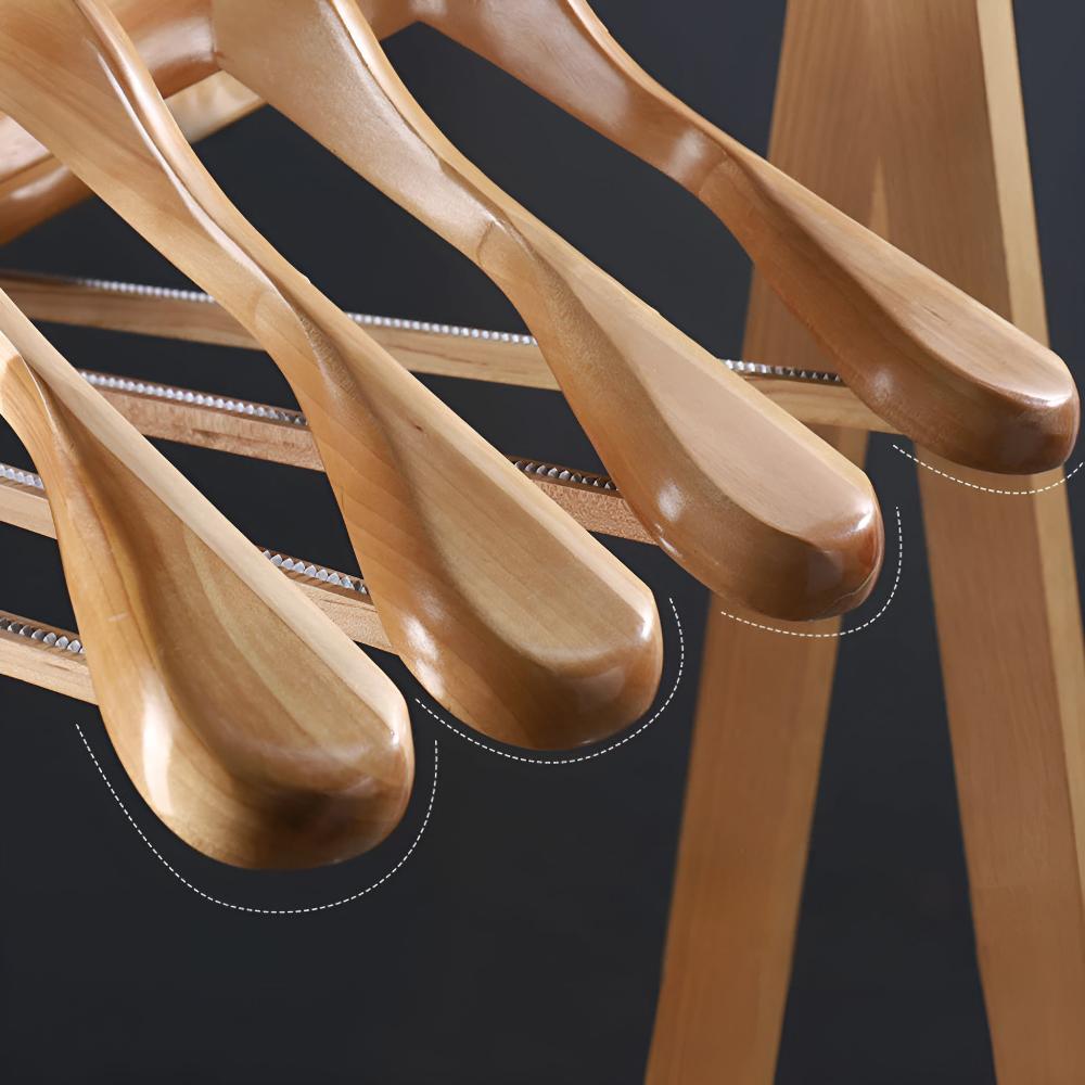 Cintre en bois pivotant à 360°