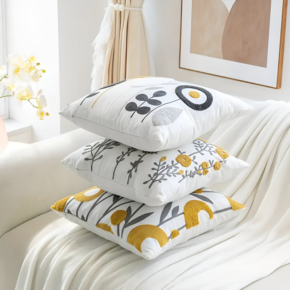 Housse de coussin brodée Floral Essence