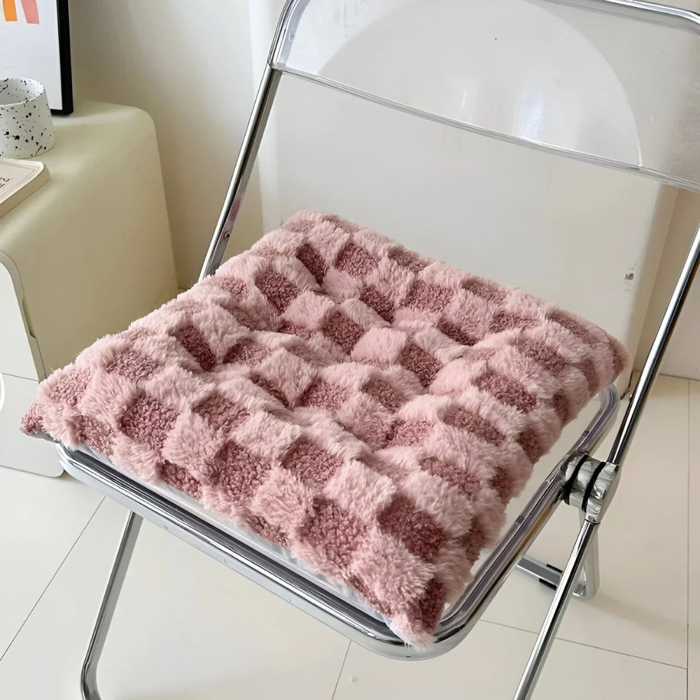 Galette de chaise damier en fausse fourrure