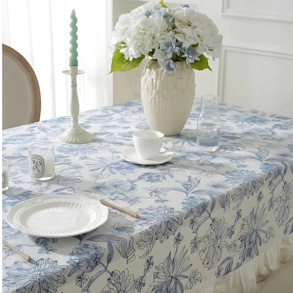 Nappe en dentelle fleurie bleue Delfina