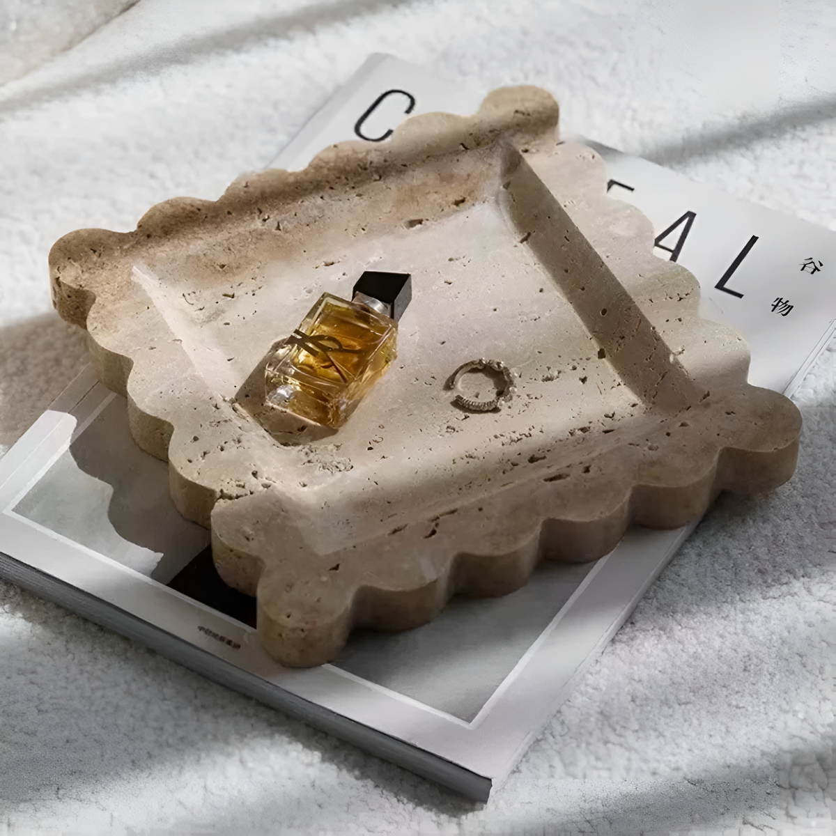 Vide-poche à bijoux en travertin festonné – Beige Travertine