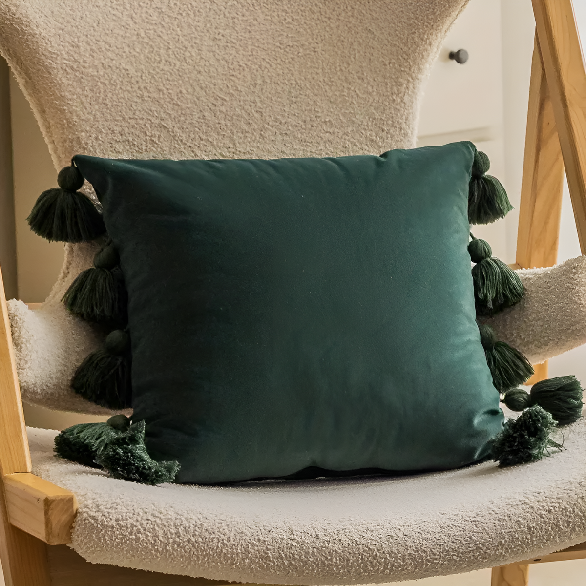 Housse de coussin bohème à pompons