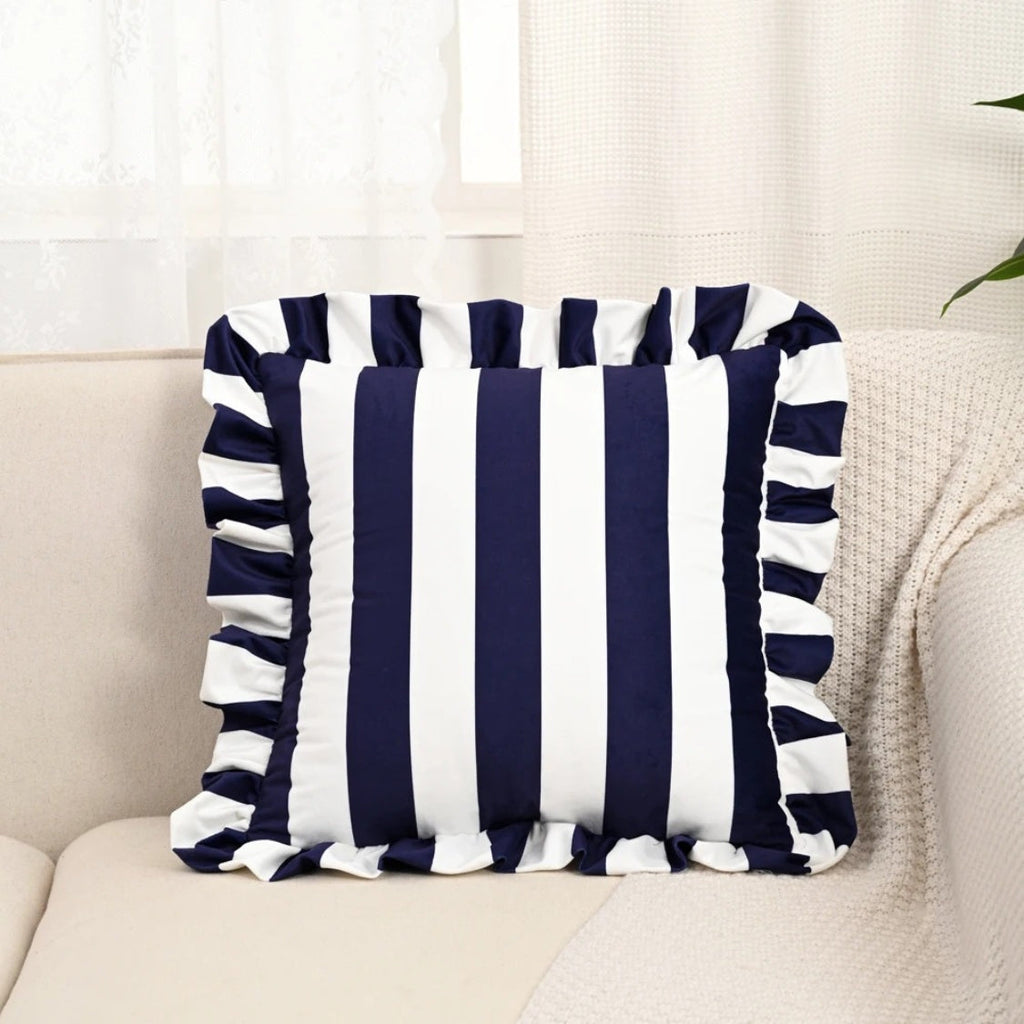 Housse de coussin rétro rayée à volants