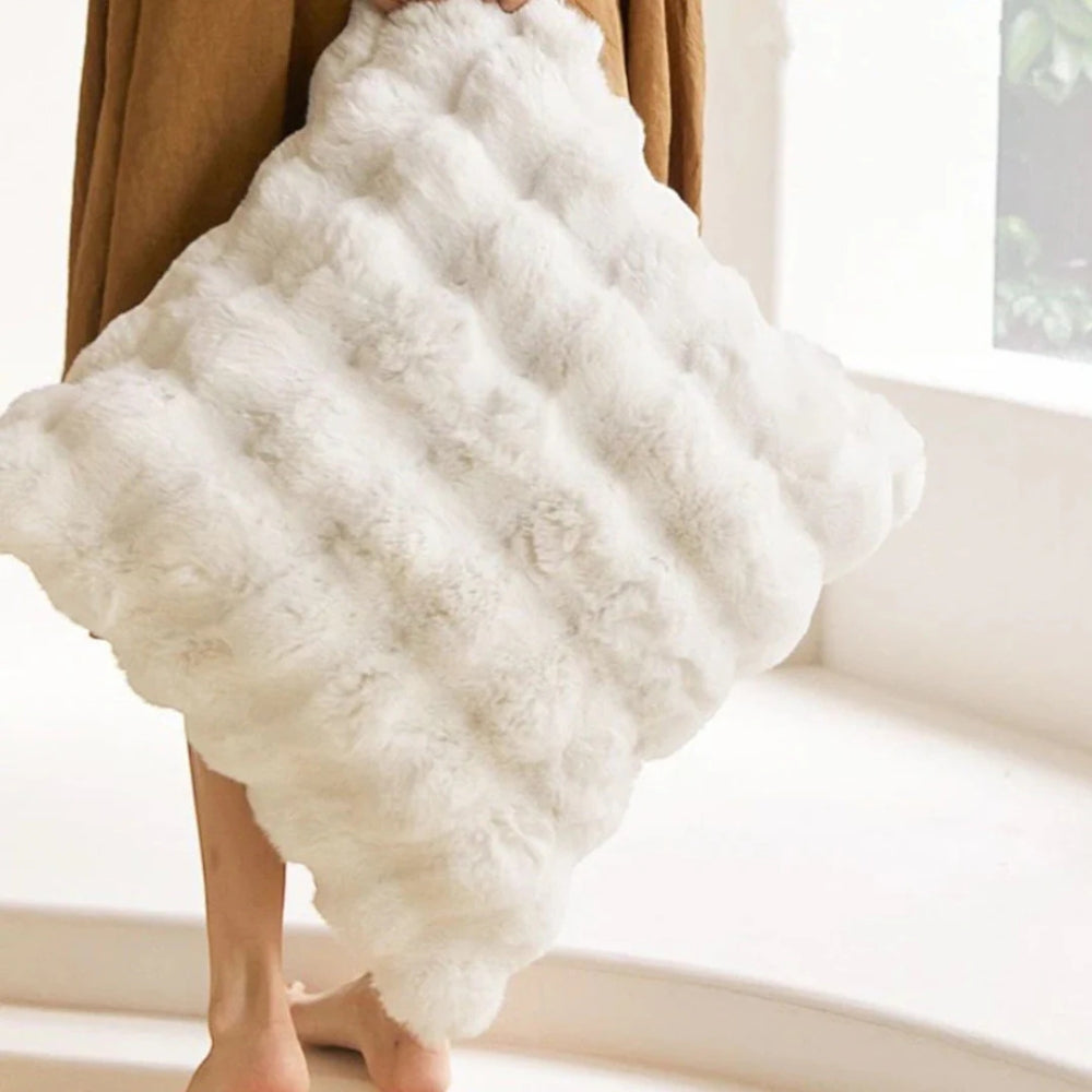 Coussin en fausse fourrure de lapin