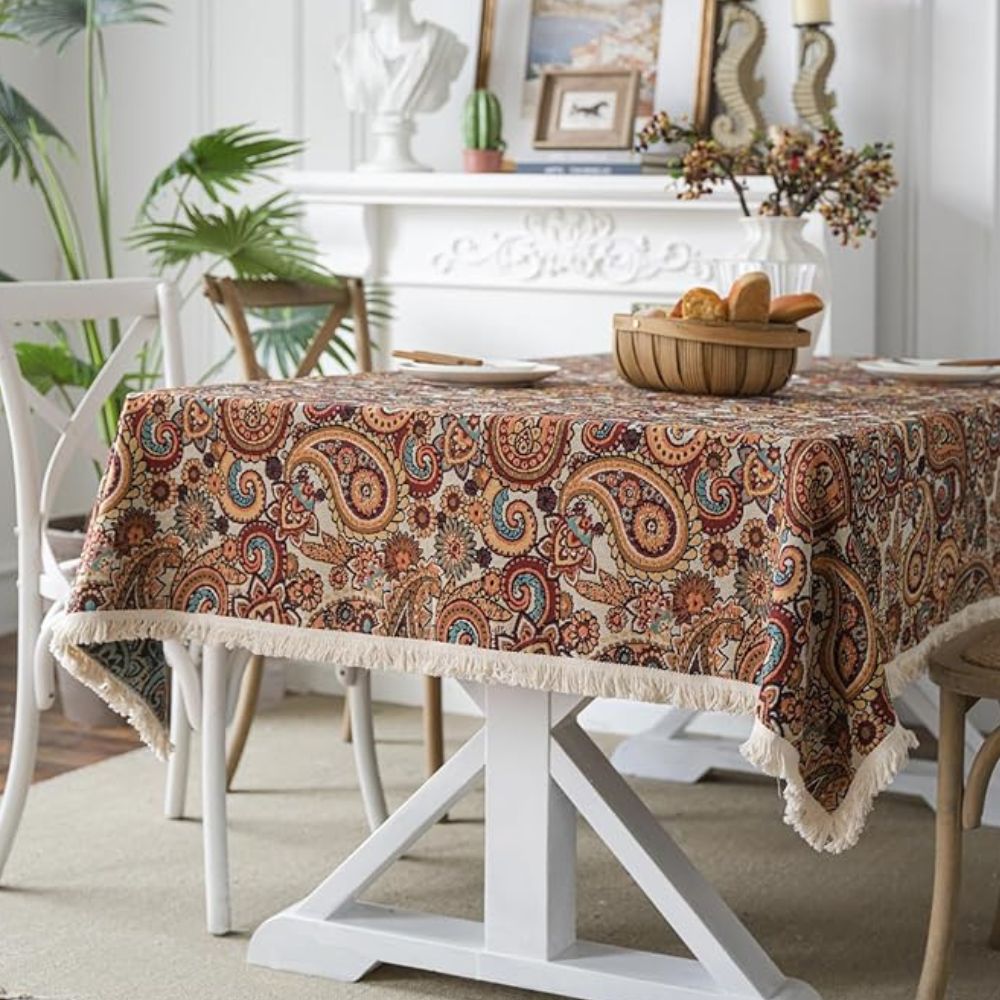 Nappe à pompons Amber Paisley – 55"x63"