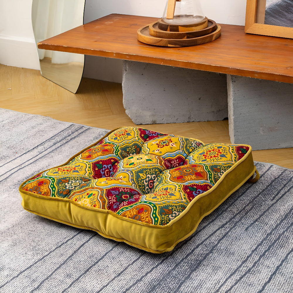 Coussin à liens d'inspiration marocaine