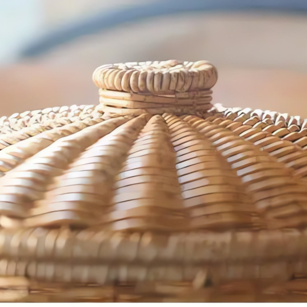 Panier en rotin tressé à couvercle dôme