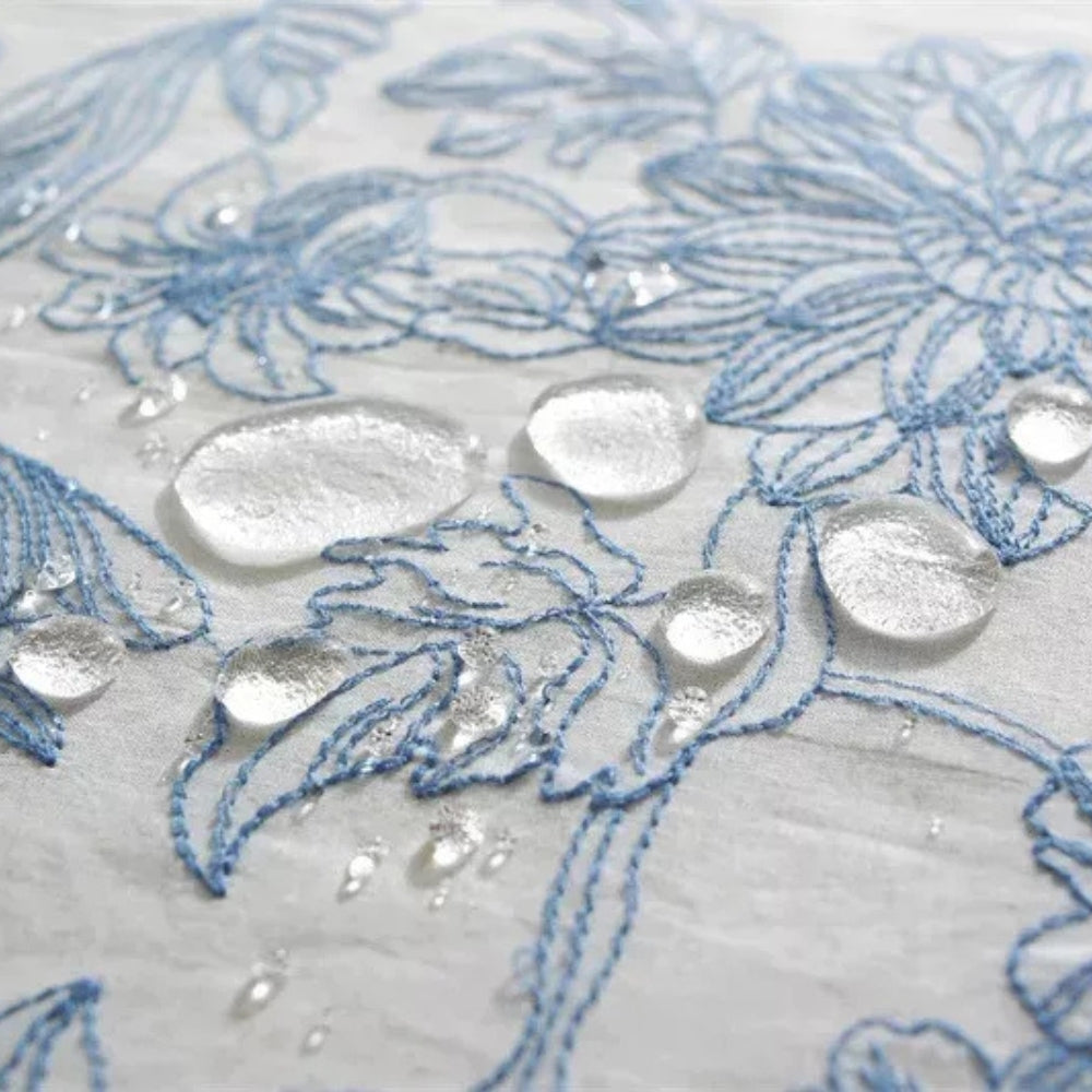 Nappe en dentelle fleurie bleue Delfina