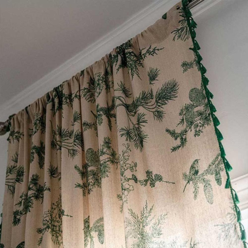 Rideau à pompons motif pin et oiseaux