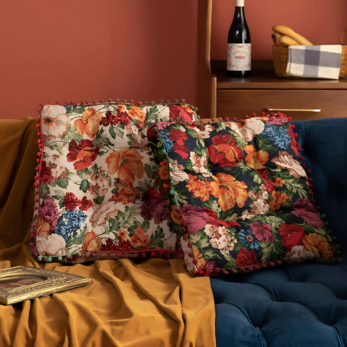 Coussin bohème rétro fleuri à pompons – Garden Bloom
