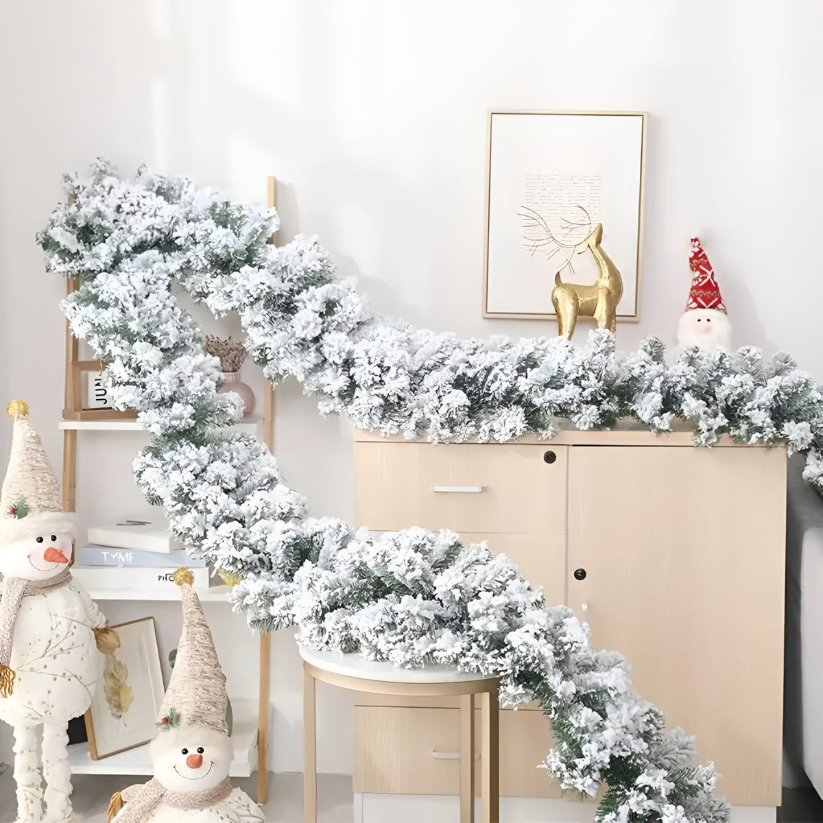 Guirlande de Noël givrée – 18"x18"