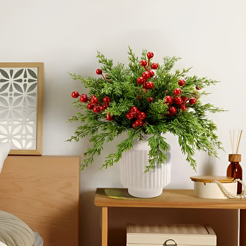 Branches de pin artificielles avec baies rouges