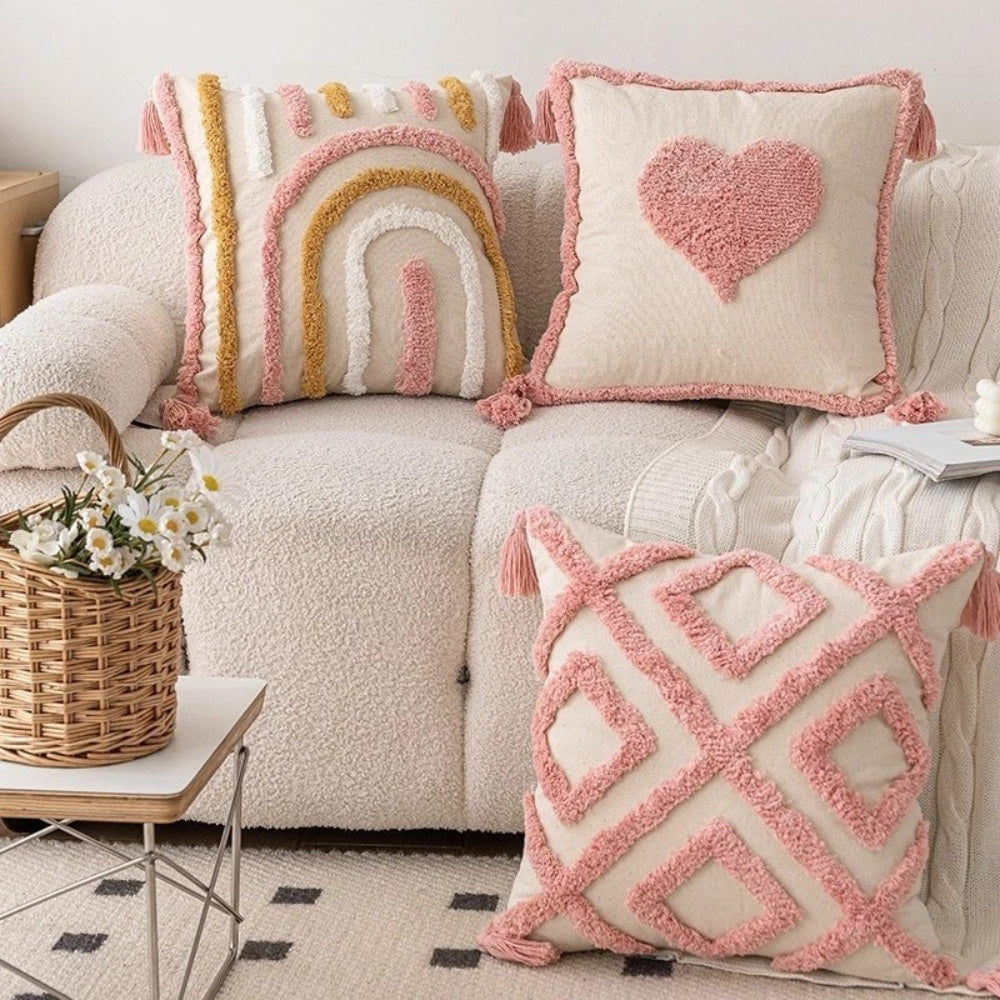 Coussins boho fleuris à pompons – Love