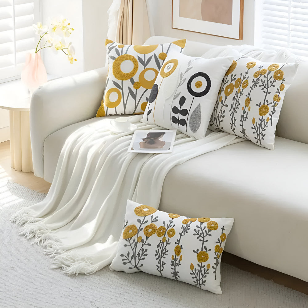 Housse de coussin brodée Floral Essence