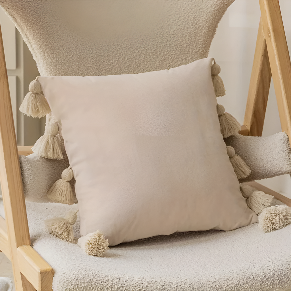 Housse de coussin bohème à pompons – Beige
