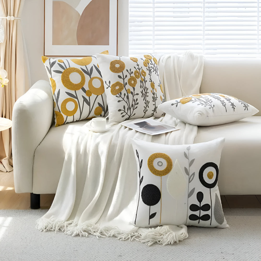 Housse de coussin brodée Floral Essence