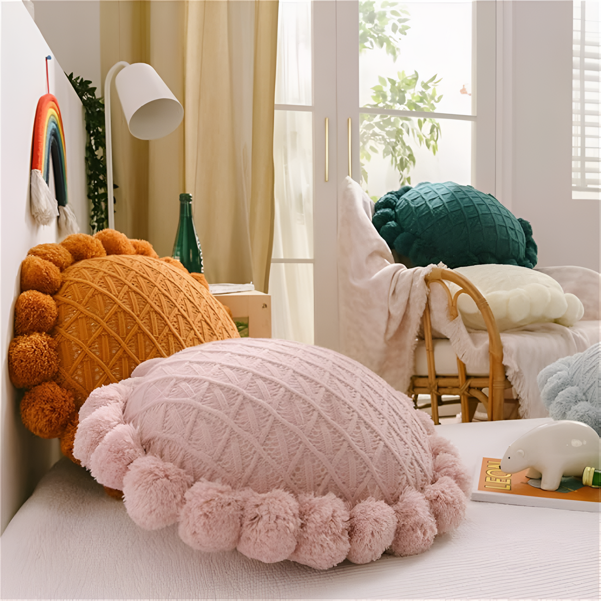 Coussin tournesol à pompons