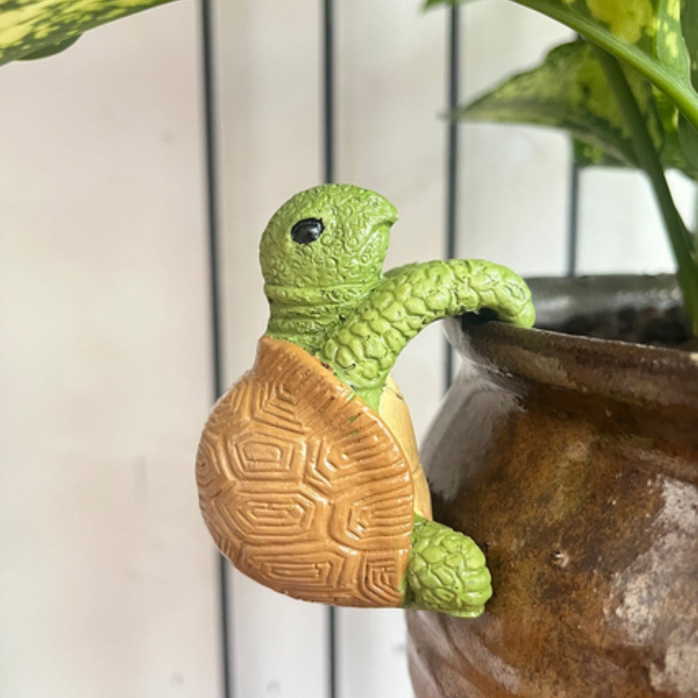 Figurine tortue suspendue Arden en résine