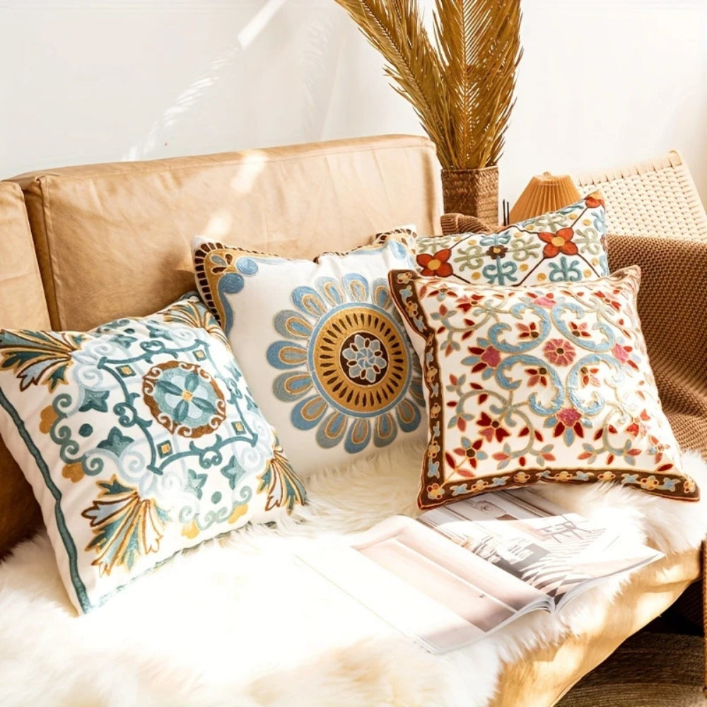 Housse de coussin brodée vintage Aurae