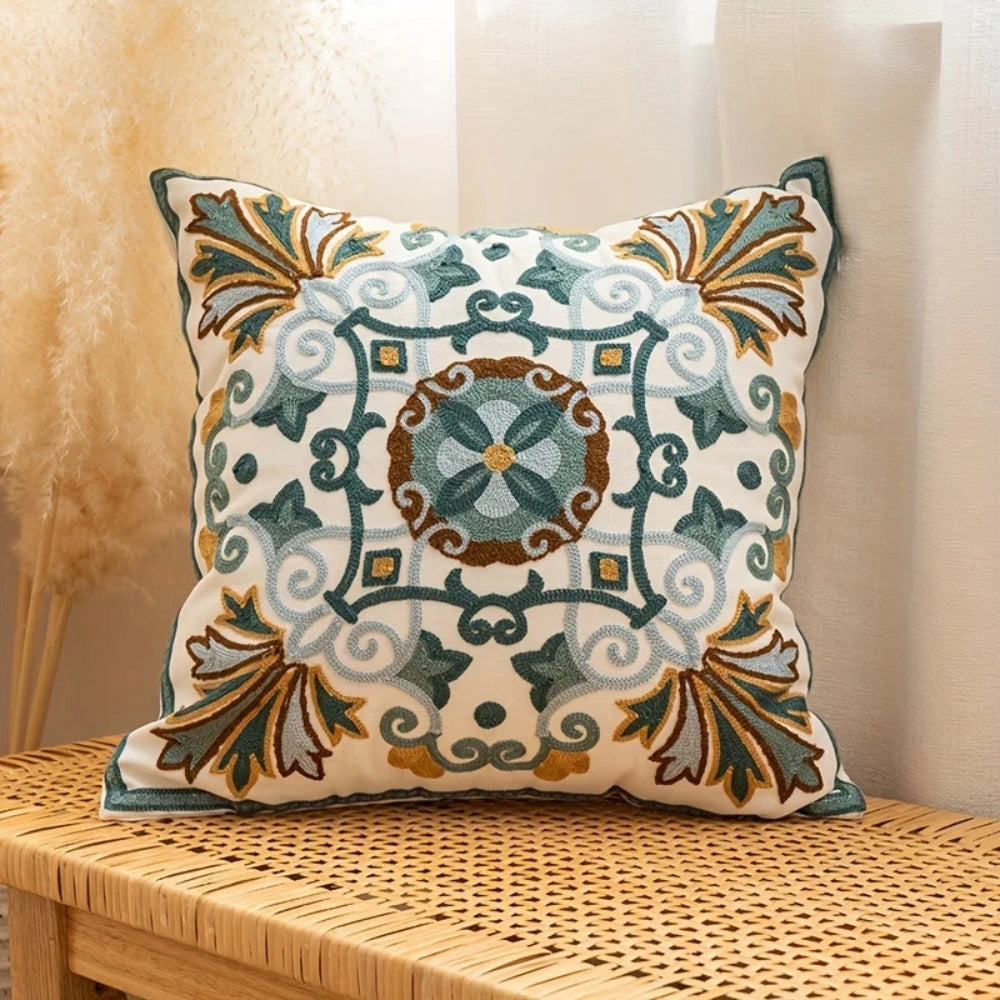 Housse de coussin brodée vintage Aurae