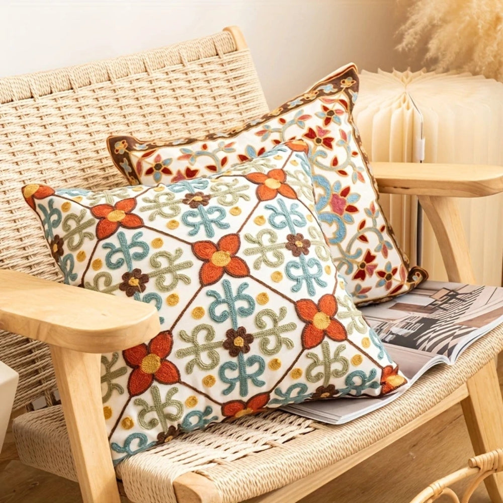 Housse de coussin brodée vintage Aurae